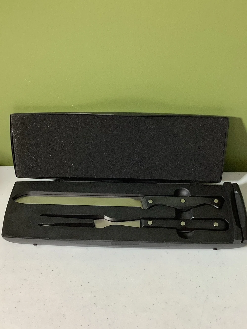 Pampered Chef Carving Set with case and sharpener